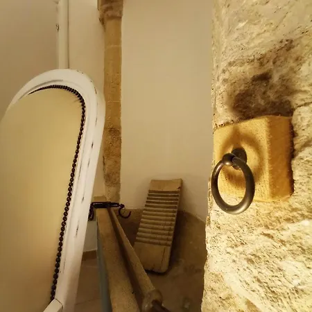 Palazzo Saraceno Apartments-antica Mangiatoia Apartment Taranto